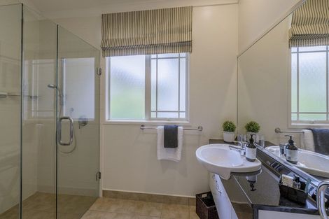 Photo of property in 19 Quadrant Heights, Paraparaumu, 5032