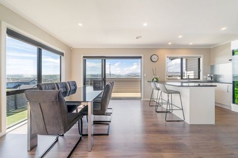 Photo of property in 51 Endeavour Drive, Whitby, Porirua, 5024