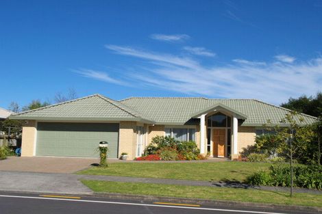 Photo of property in 28 Oakridge Way, Northpark, Auckland, 2013