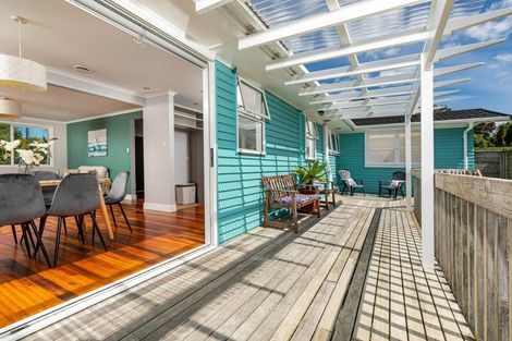 Photo of property in 90 Deep Creek Road, Torbay, Auckland, 0630