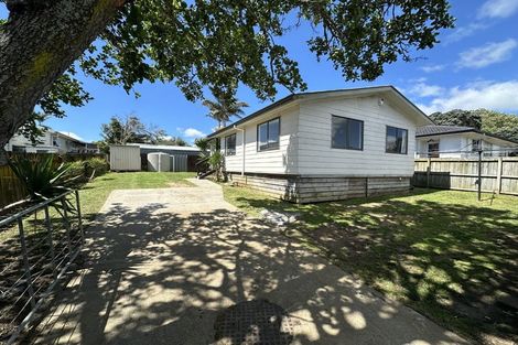 Photo of property in 1 Etherton Drive, Weymouth, Auckland, 2103