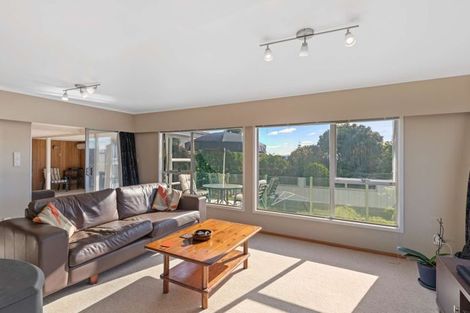 Photo of property in 8 De Luen Avenue, Tindalls Beach, Whangaparaoa, 0930