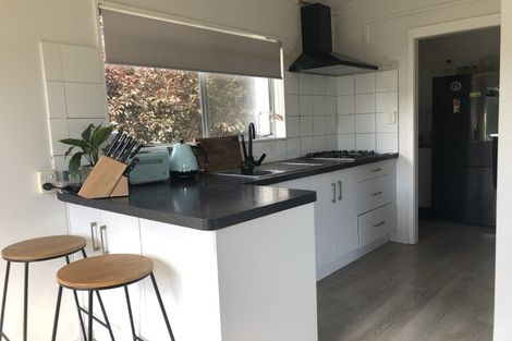 Photo of property in 1/100 Lynn Road, Bayview, Auckland, 0629