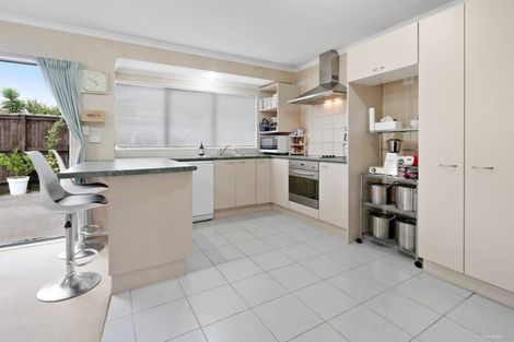 Photo of property in 70 Armoy Drive, East Tamaki, Auckland, 2016