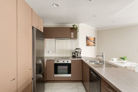 Photo of property in 281 Maunganui Road, Mount Maunganui, 3116