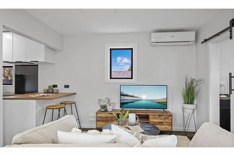 Photo of property in 50a Coopers Road, Dallington, Christchurch, 8061