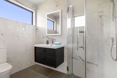 Photo of property in 42 Waihou Crescent, Albany Heights, Auckland, 0632