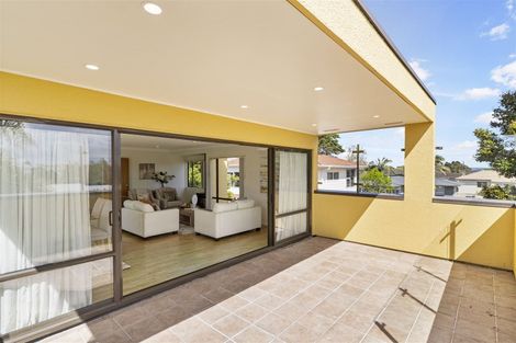 Photo of property in 2/27 Macleans Road, Bucklands Beach, Auckland, 2014