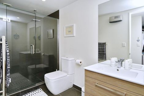 Photo of property in 102 Hills Road, Edgeware, Christchurch, 8013