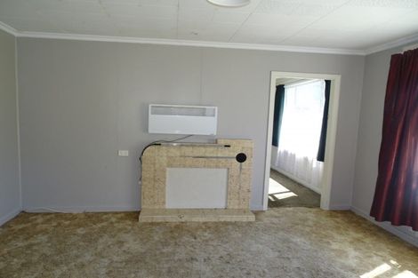 Photo of property in 53 Main Road, Clinton, 9534