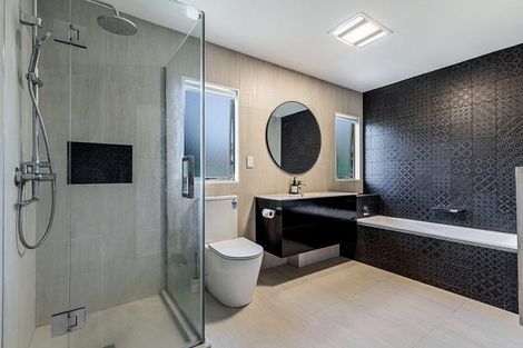 Photo of property in 54 Black Teal Close, Unsworth Heights, Auckland, 0632