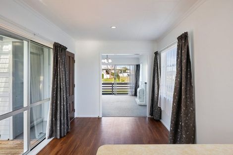 Photo of property in 27 Cargill Street, Levin, 5510