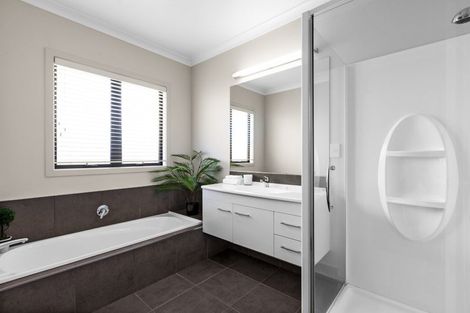 Photo of property in 19 Haast Place, Poraiti, Napier, 4112