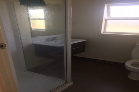 Photo of property in 15 Putini Road, Mangere Bridge, Auckland, 2022