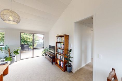 Photo of property in 2/685 Pioneer Highway, Highbury, Palmerston North, 4412