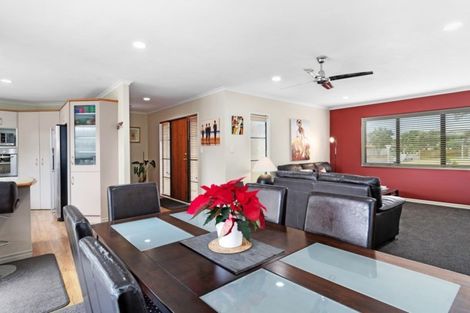 Photo of property in 667 Gloucester Road, Papamoa Beach, Papamoa, 3118