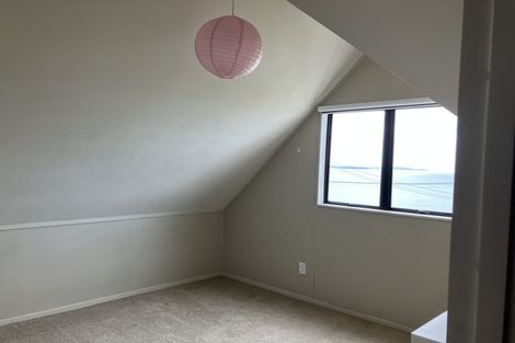 Photo of property in 1/6 Duncansby Road, Stanmore Bay, Whangaparaoa, 0932