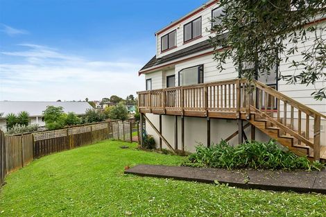 Photo of property in 1/13 Remus Place, Totara Vale, Auckland, 0629