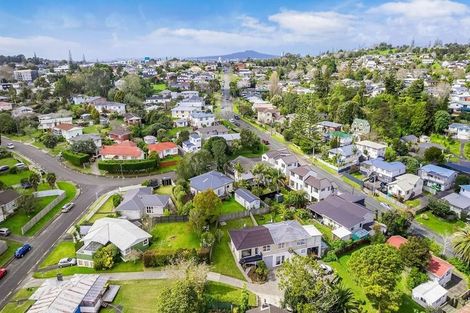 Photo of property in 1/6 Segedin Place, Glenfield, Auckland, 0629