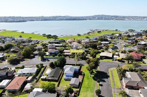 Photo of property in 80 Muir Avenue, Mangere Bridge, Auckland, 2022
