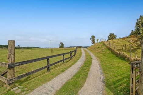 Photo of property in 211 Wilson Road, South Head, Helensville, 0874