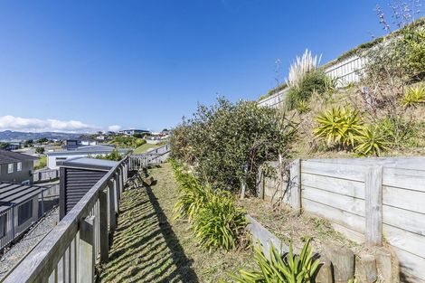 Photo of property in 13 Madeira Close, Whitby, Porirua, 5024