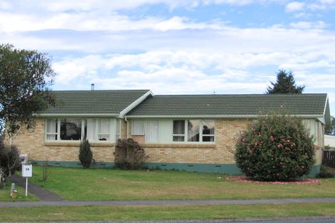 Photo of property in 84 Bryant Road, St Andrews, Hamilton, 3200