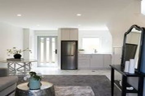 Photo of property in 11/8 Yeovil Road, Te Atatu Peninsula, Auckland, 0610