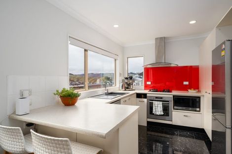 Photo of property in 50 Erlestoke Crescent, Churton Park, Wellington, 6037