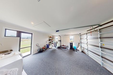 Photo of property in 40 Atlantic Drive, Fitzherbert, Palmerston North, 4410