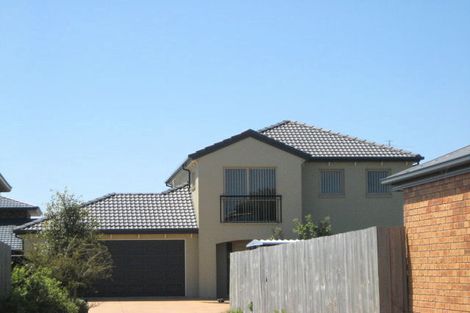 Photo of property in 28 Coolspring Way, Redwood, Christchurch, 8051