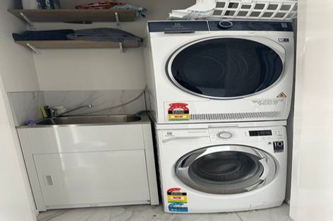 Photo of property in 15 Oki Place, Glenfield, 0629