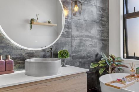 Photo of property in Northlake, 17 Armidale Crescent, Wanaka, 9305