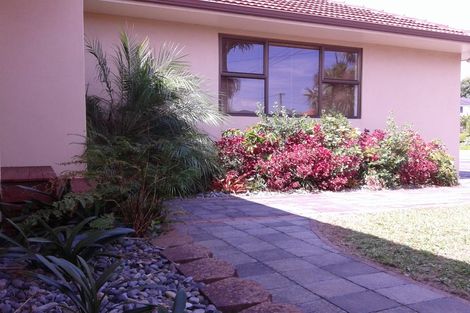 Photo of property in 11 Waller Avenue, Bucklands Beach, Auckland, 2012