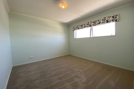 Photo of property in 10 Cresswell Place, Johnsonville, Wellington, 6037