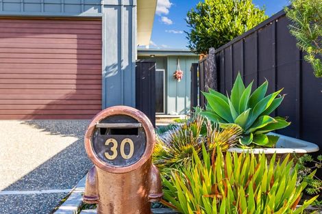 Photo of property in 30 Pharazyn Avenue, Waikanae Beach, Waikanae, 5036