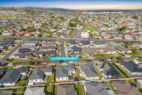 Photo of property in 10 Twin Parks Rise, Papakura, 2110