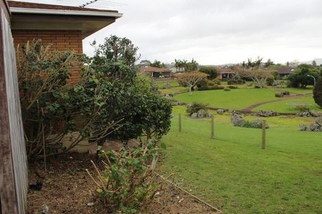Photo of property in 1/41 Pigeon Mountain Road, Half Moon Bay, Auckland, 2012
