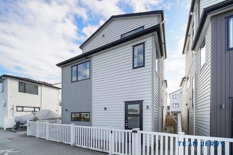 Photo of property in 22 Laquinta Place, Flat Bush, Auckland, 2019