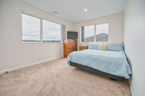 Photo of property in 11 San Casello Rise, Henderson, Auckland, 0612