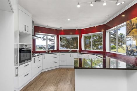 Photo of property in 3 Tironui Terrace, Western Heights, Hamilton, 3200