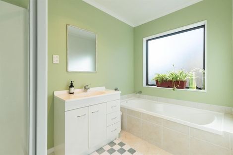 Photo of property in 17 Mavora Road, Lake Hayes, Queenstown, 9304