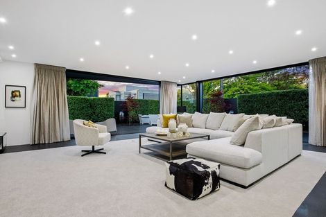 Photo of property in 116 Aikmans Road, Merivale, Christchurch, 8014