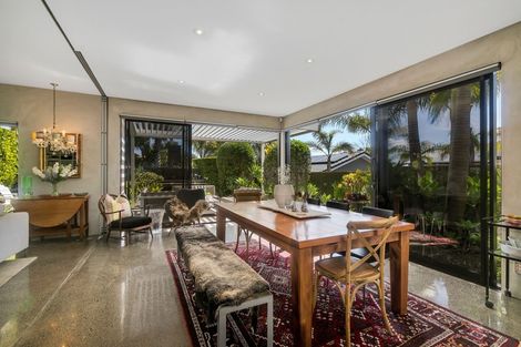 Photo of property in 55 Wainui Avenue, Point Chevalier, Auckland, 1022