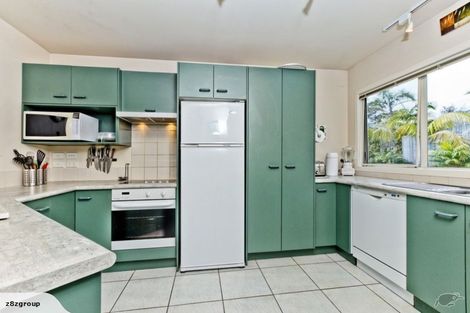 Photo of property in 37 Lorikeet Place, Unsworth Heights, Auckland, 0632