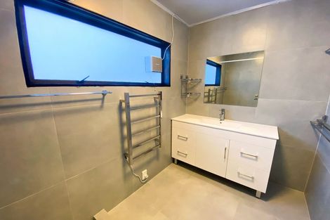 Photo of property in 18 Woodhouse Place, West Harbour, Auckland, 0618