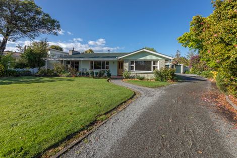 Photo of property in 49 Maidstone Road, Ilam, Christchurch, 8041