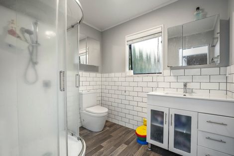 Photo of property in 37 Resolution Road, Welcome Bay, Tauranga, 3112