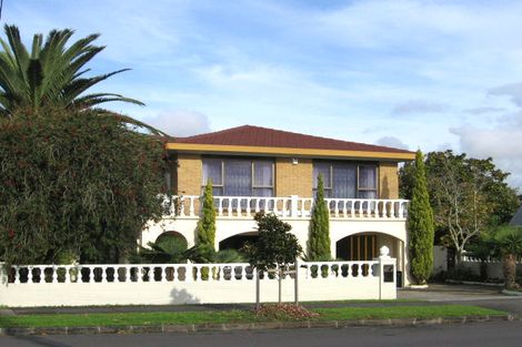 Photo of property in 44 Bradbury Road, Botany Downs, Auckland, 2010
