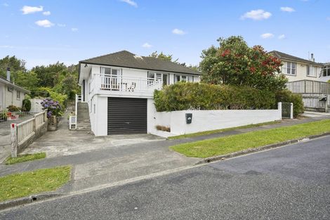Photo of property in 83 Taylor Terrace, Tawa, Wellington, 5028